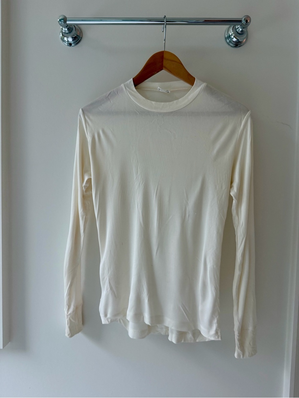 Lands End 100 % Silk Long Sleeve Base Layer Women’s Crew Neck Top Ivory Medium